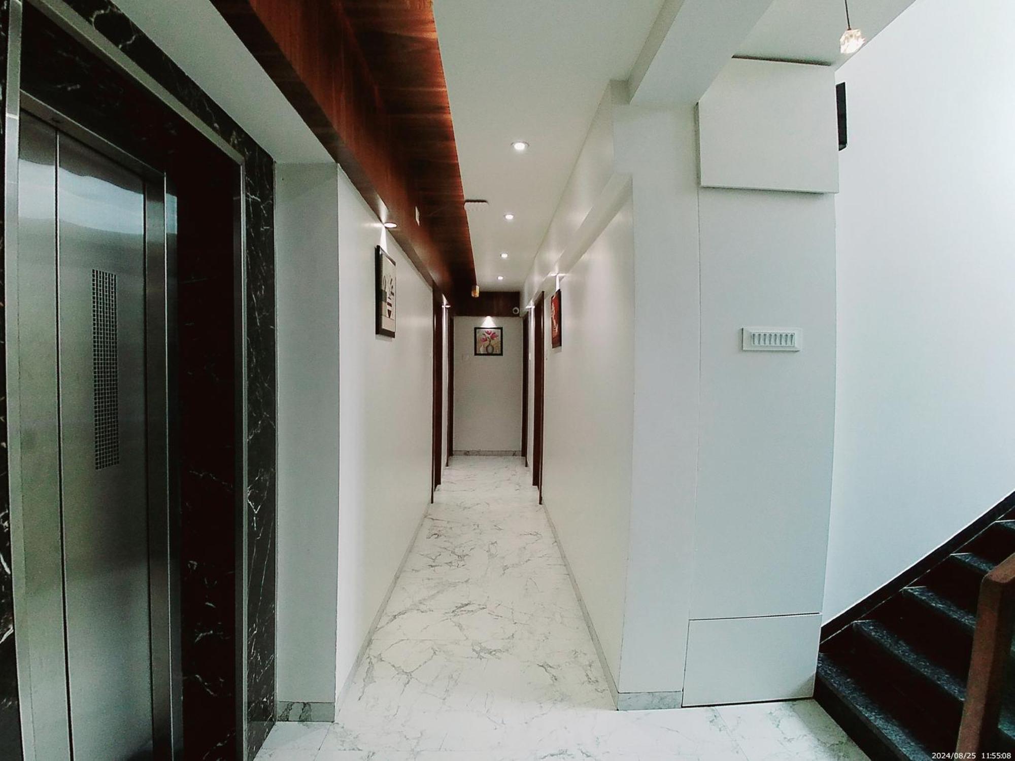 Hotel Sai Pratik, Newly Built Up, Complimentary Shuttle To The Temple Shirdi Buitenkant foto
