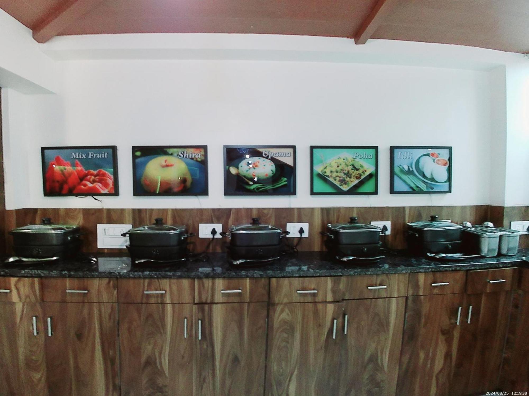 Hotel Sai Pratik, Newly Built Up, Complimentary Shuttle To The Temple Shirdi Buitenkant foto