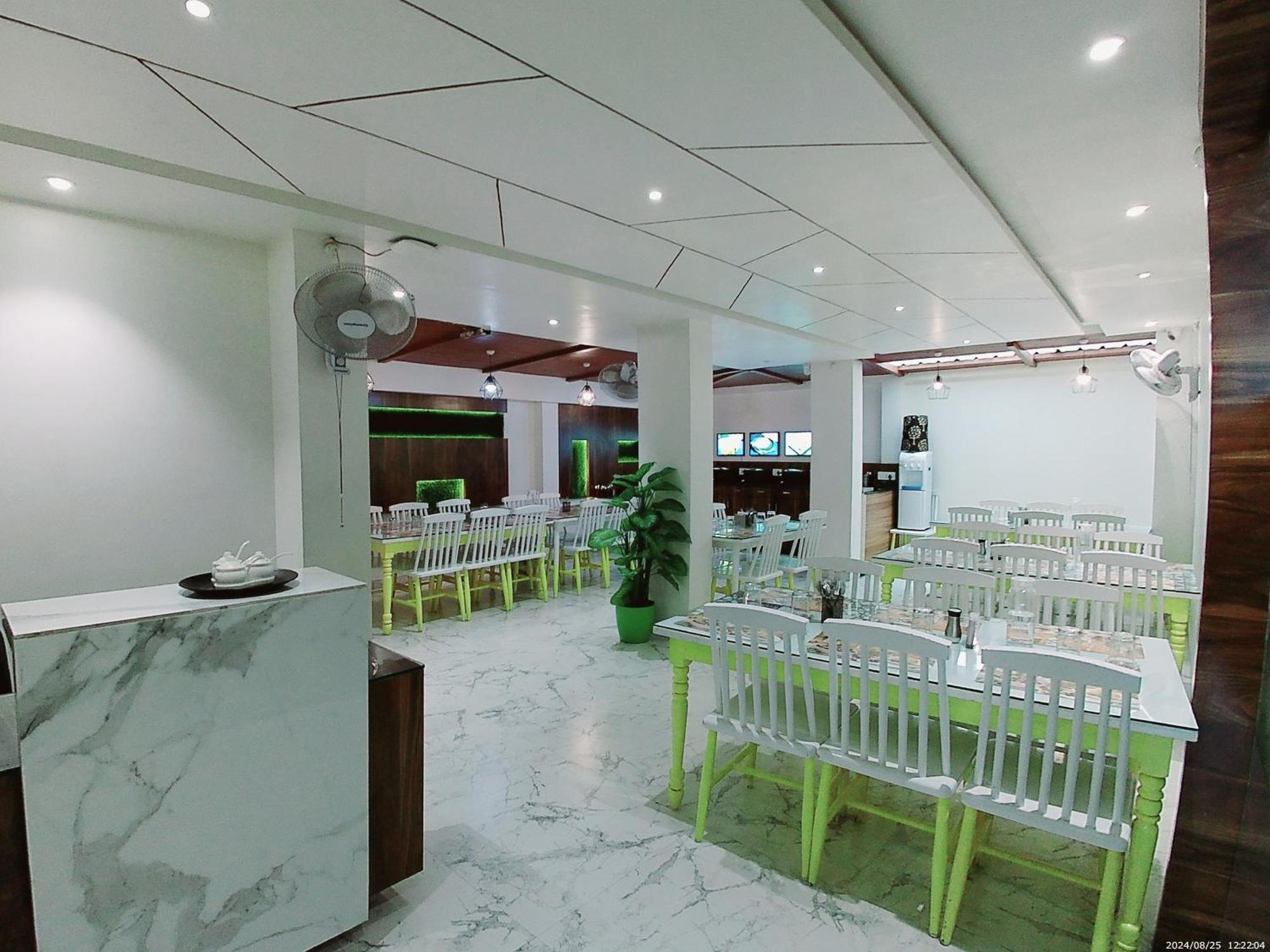 Hotel Sai Pratik, Newly Built Up, Complimentary Shuttle To The Temple Shirdi Buitenkant foto