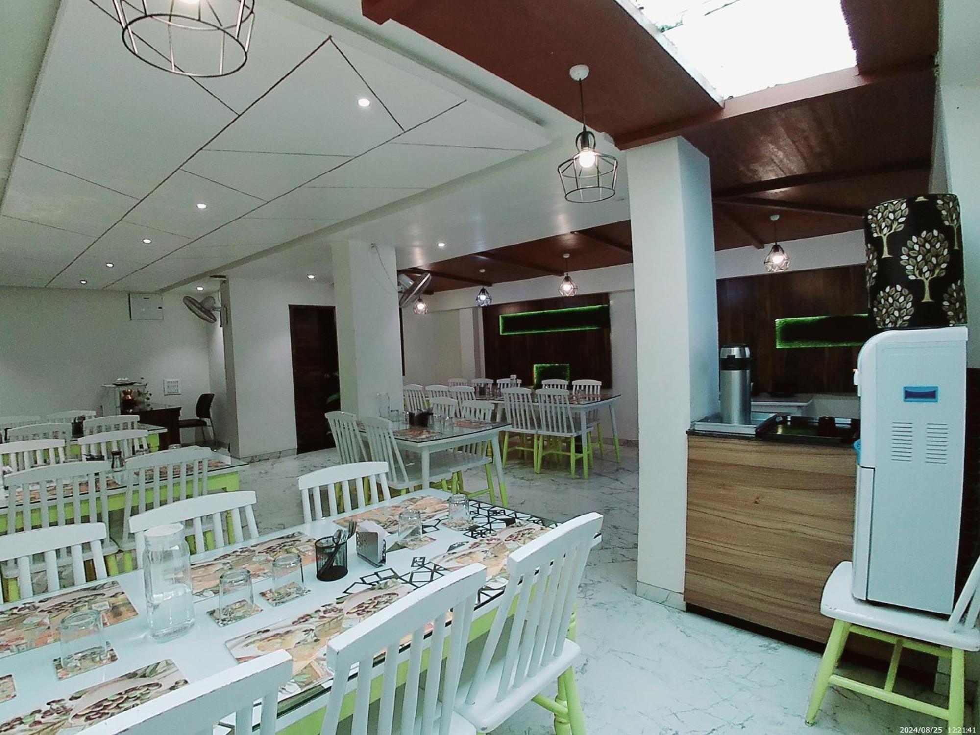 Hotel Sai Pratik, Newly Built Up, Complimentary Shuttle To The Temple Shirdi Buitenkant foto